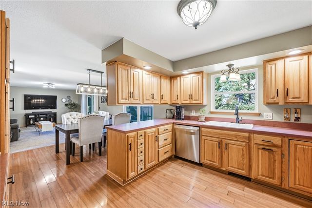 100 Laura Lane, Cortland, OH 44410