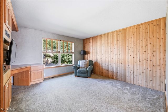 100 Laura Lane, Cortland, OH 44410