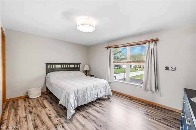 100 Laura Lane, Cortland, OH 44410