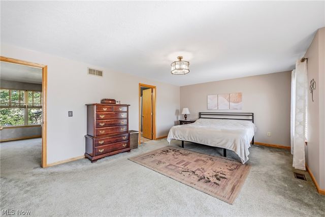 100 Laura Lane, Cortland, OH 44410
