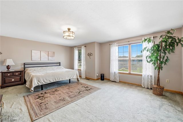 100 Laura Lane, Cortland, OH 44410