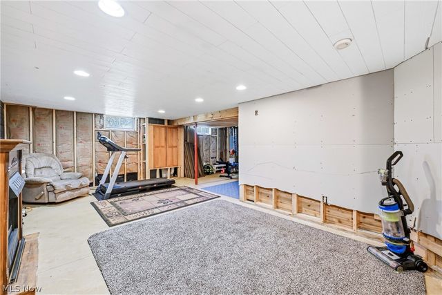 100 Laura Lane, Cortland, OH 44410
