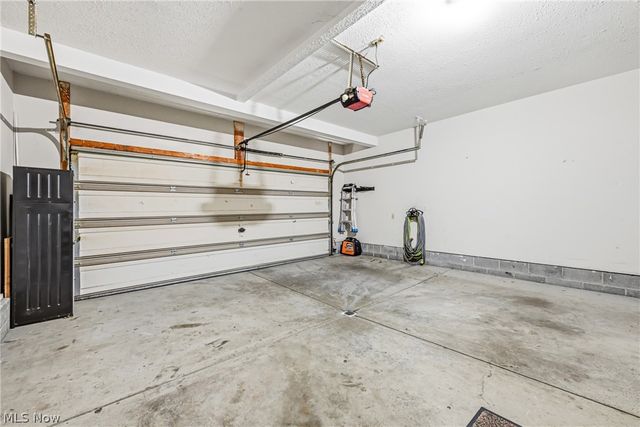 100 Laura Lane, Cortland, OH 44410