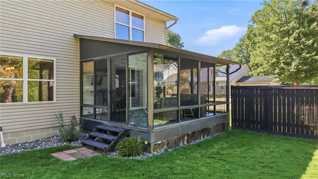 100 Laura Lane, Cortland, OH 44410