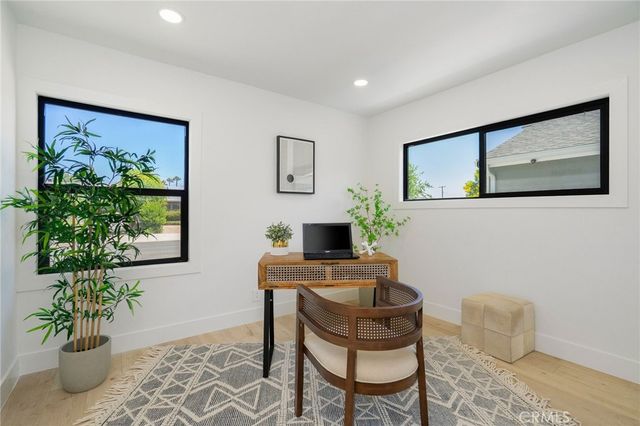 17200 Lanark Street, Lake Balboa, CA 91406