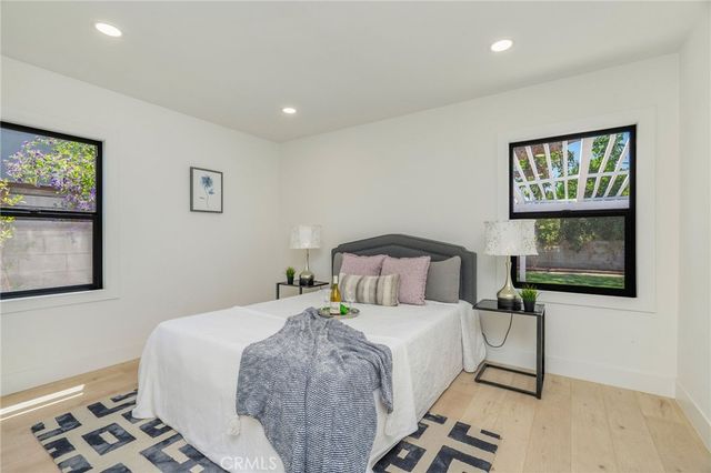 17200 Lanark Street, Lake Balboa, CA 91406