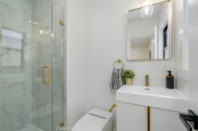 17200 Lanark Street, Lake Balboa, CA 91406