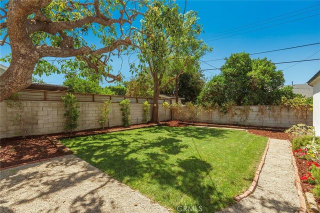 17200 Lanark Street, Lake Balboa, CA 91406
