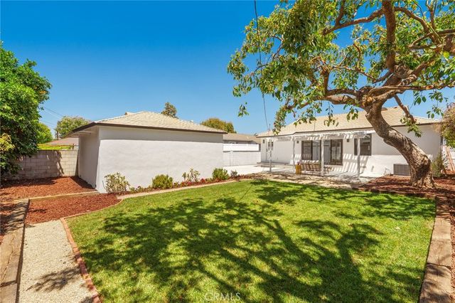 17200 Lanark Street, Lake Balboa, CA 91406
