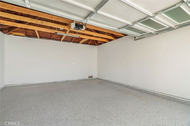 17200 Lanark Street, Lake Balboa, CA 91406
