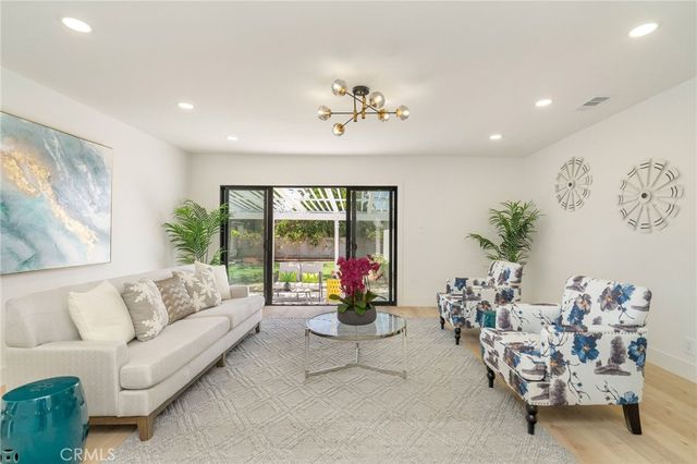 17200 Lanark Street, Lake Balboa, CA 91406