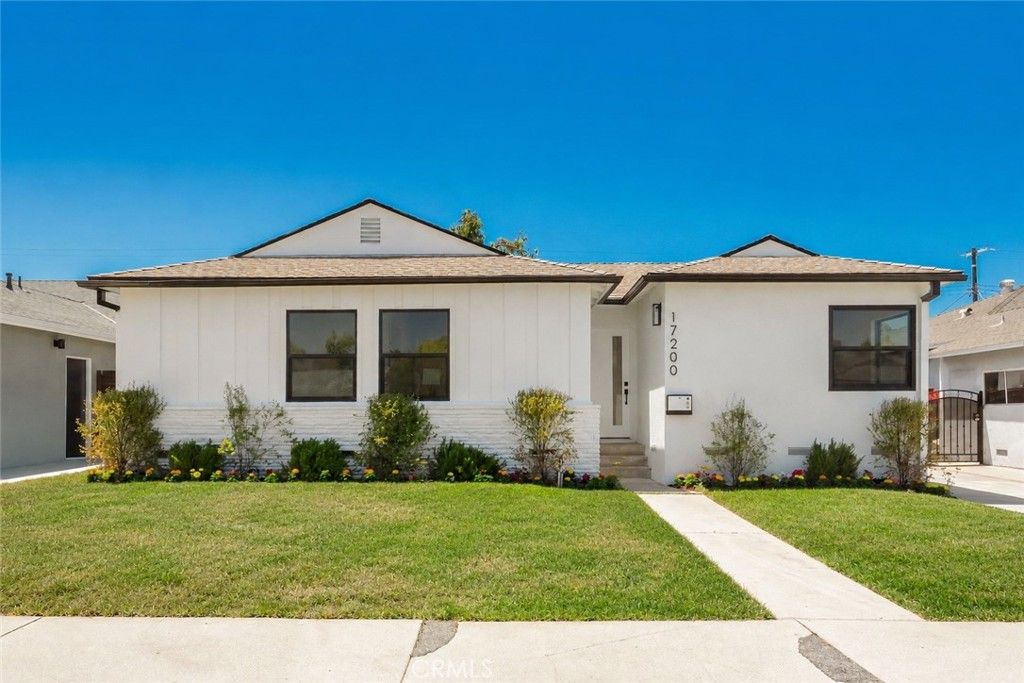17200 Lanark Street, Lake Balboa, CA 91406