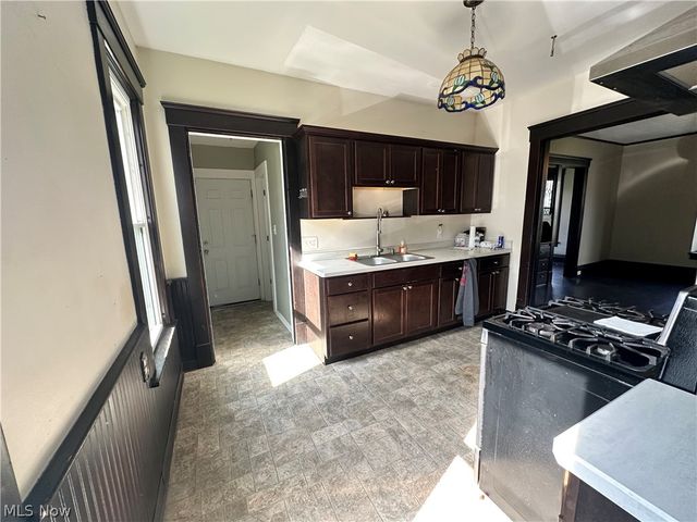 139 Scott Street NE, Warren, OH 44483