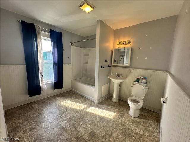 139 Scott Street NE, Warren, OH 44483