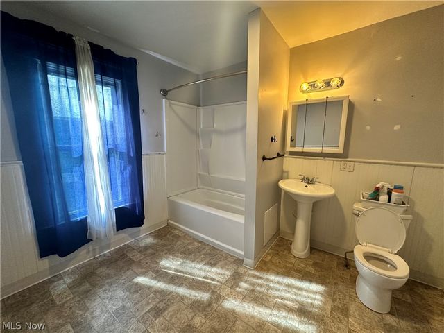 139 Scott Street NE, Warren, OH 44483