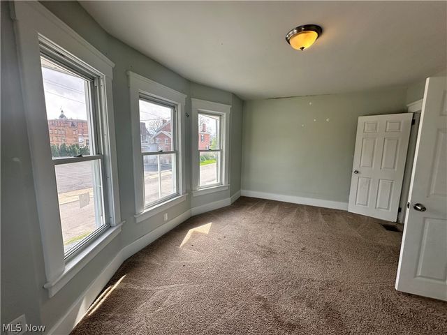 139 Scott Street NE, Warren, OH 44483