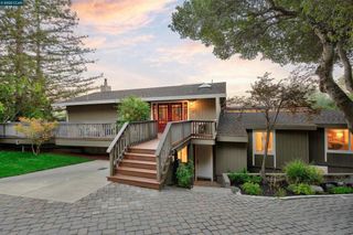 33 Marston Rd, Orinda, CA 94563