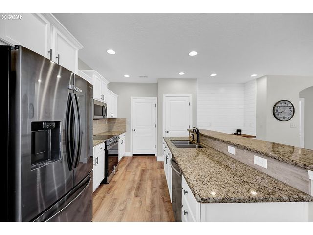24969 PERKINS Rd, Veneta, OR 97487