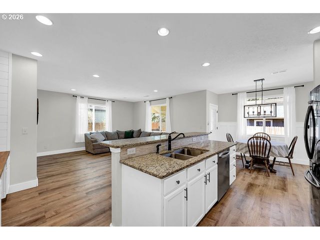 24969 PERKINS Rd, Veneta, OR 97487