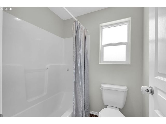 24969 PERKINS Rd, Veneta, OR 97487