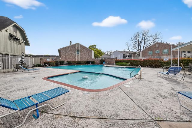 6351 Briar Rose Drive 149, Houston, TX 77057