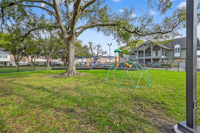 6351 Briar Rose Drive 149, Houston, TX 77057