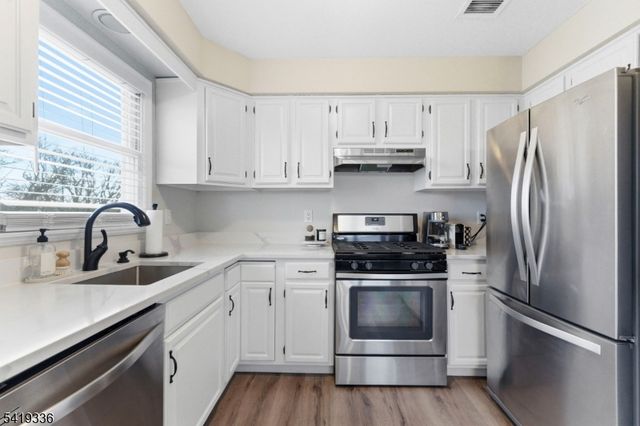 779 Riverside Ave 201, Lyndhurst Twp., NJ 07071