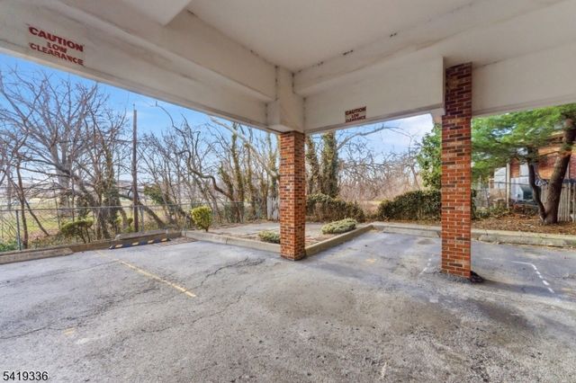 779 Riverside Ave 201, Lyndhurst Twp., NJ 07071