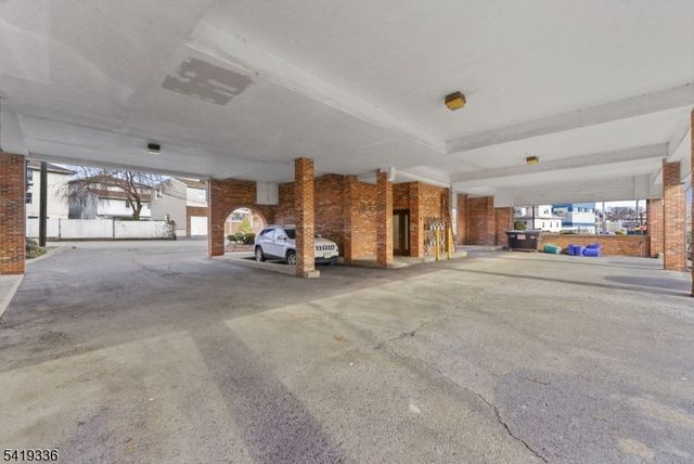 779 Riverside Ave 201, Lyndhurst Twp., NJ 07071
