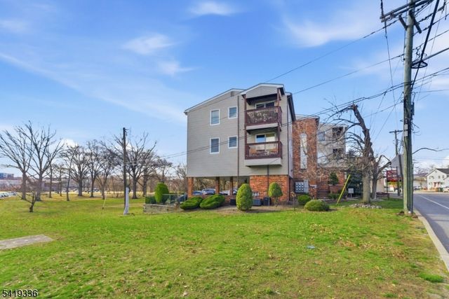 779 Riverside Ave 201, Lyndhurst Twp., NJ 07071