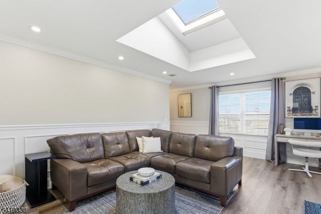 779 Riverside Ave 201, Lyndhurst Twp., NJ 07071