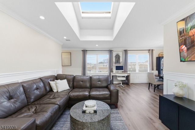 779 Riverside Ave 201, Lyndhurst Twp., NJ 07071