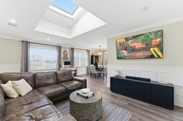 779 Riverside Ave 201, Lyndhurst Twp., NJ 07071