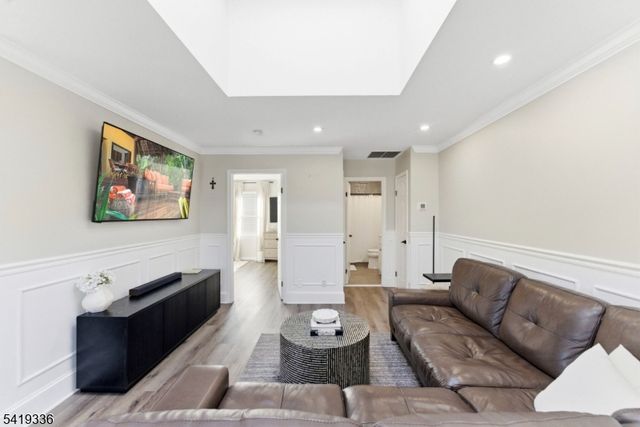 779 Riverside Ave 201, Lyndhurst Twp., NJ 07071