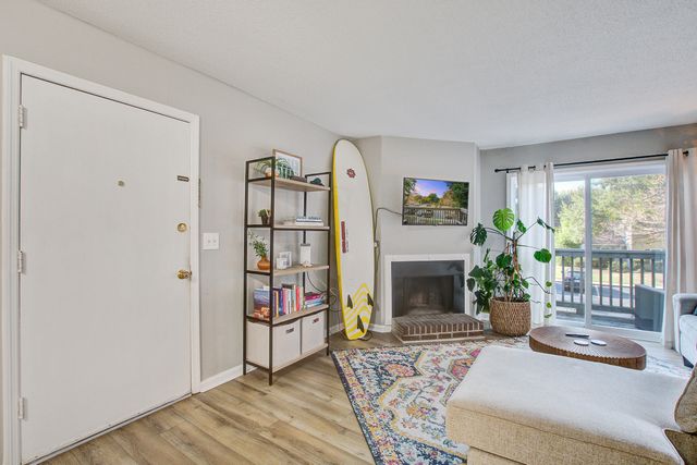 1402 Camp Road Apt 16f, Charleston, SC 29412