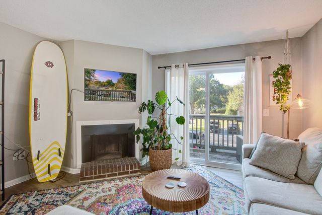 1402 Camp Road Apt 16f, Charleston, SC 29412