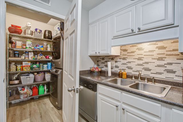 1402 Camp Road Apt 16f, Charleston, SC 29412