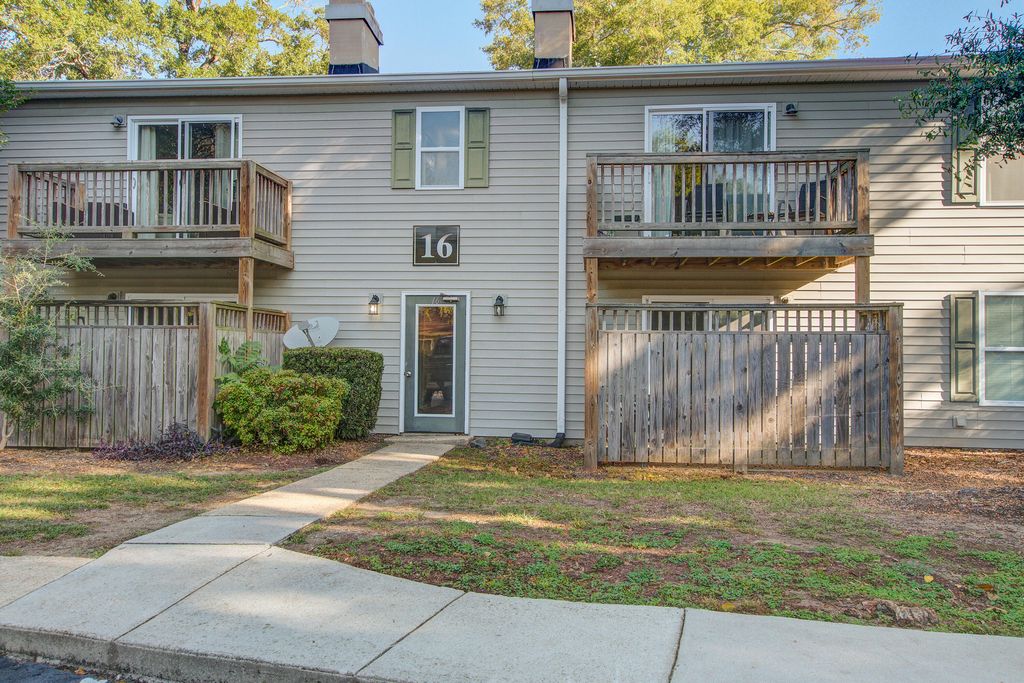 1402 Camp Road Apt 16f, Charleston, SC 29412