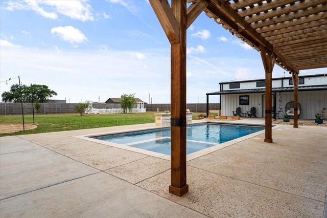 1105 Cotton Crk Road, New Home, TX 79383