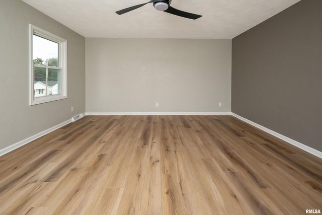 5306 16th Ave Avenue, Moline, IL 61265