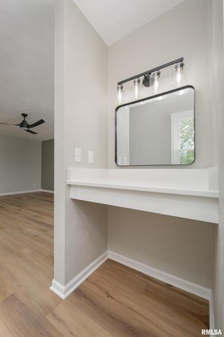 5306 16th Ave Avenue, Moline, IL 61265