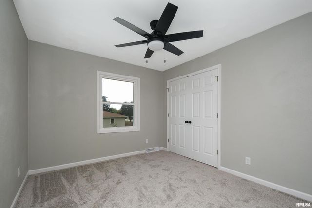 5306 16th Ave Avenue, Moline, IL 61265