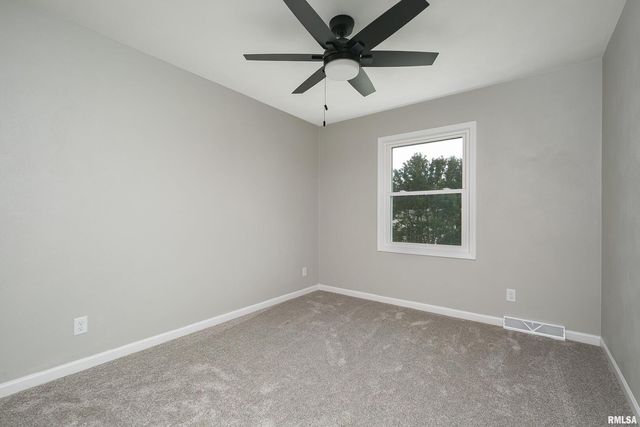 5306 16th Ave Avenue, Moline, IL 61265