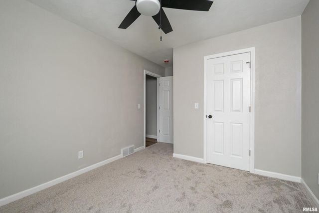 5306 16th Ave Avenue, Moline, IL 61265