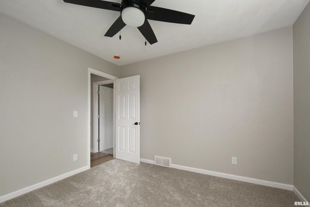 5306 16th Ave Avenue, Moline, IL 61265