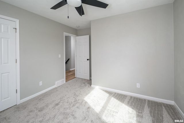 5306 16th Ave Avenue, Moline, IL 61265