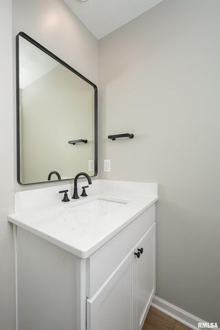 5306 16th Ave Avenue, Moline, IL 61265