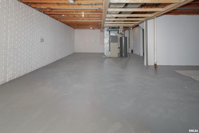 5306 16th Ave Avenue, Moline, IL 61265