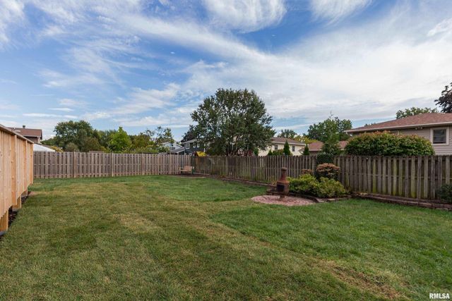 5306 16th Ave Avenue, Moline, IL 61265