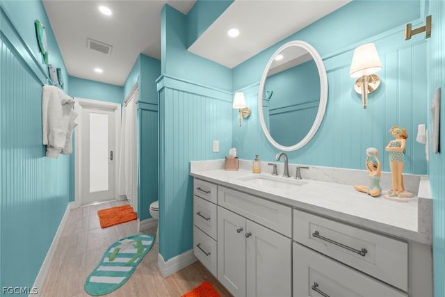 1238 Par View DR, Sanibel, FL 33957